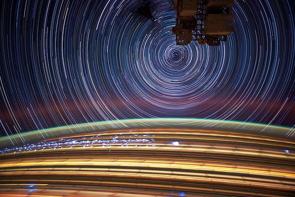 gal-land-iss9-600x400